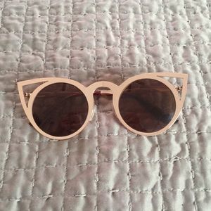 Cat eye sunglasses